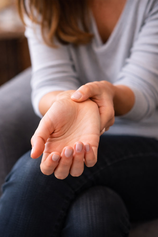 Carpal tunnel syndrome treated by Consultant Neurosurgeon in London - Mr. Thakur