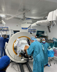 Advanced robotic spine surgery technology used by Mr. Bhaskar Thakur and team. Robotic spine surgery system in a modern operating theatre